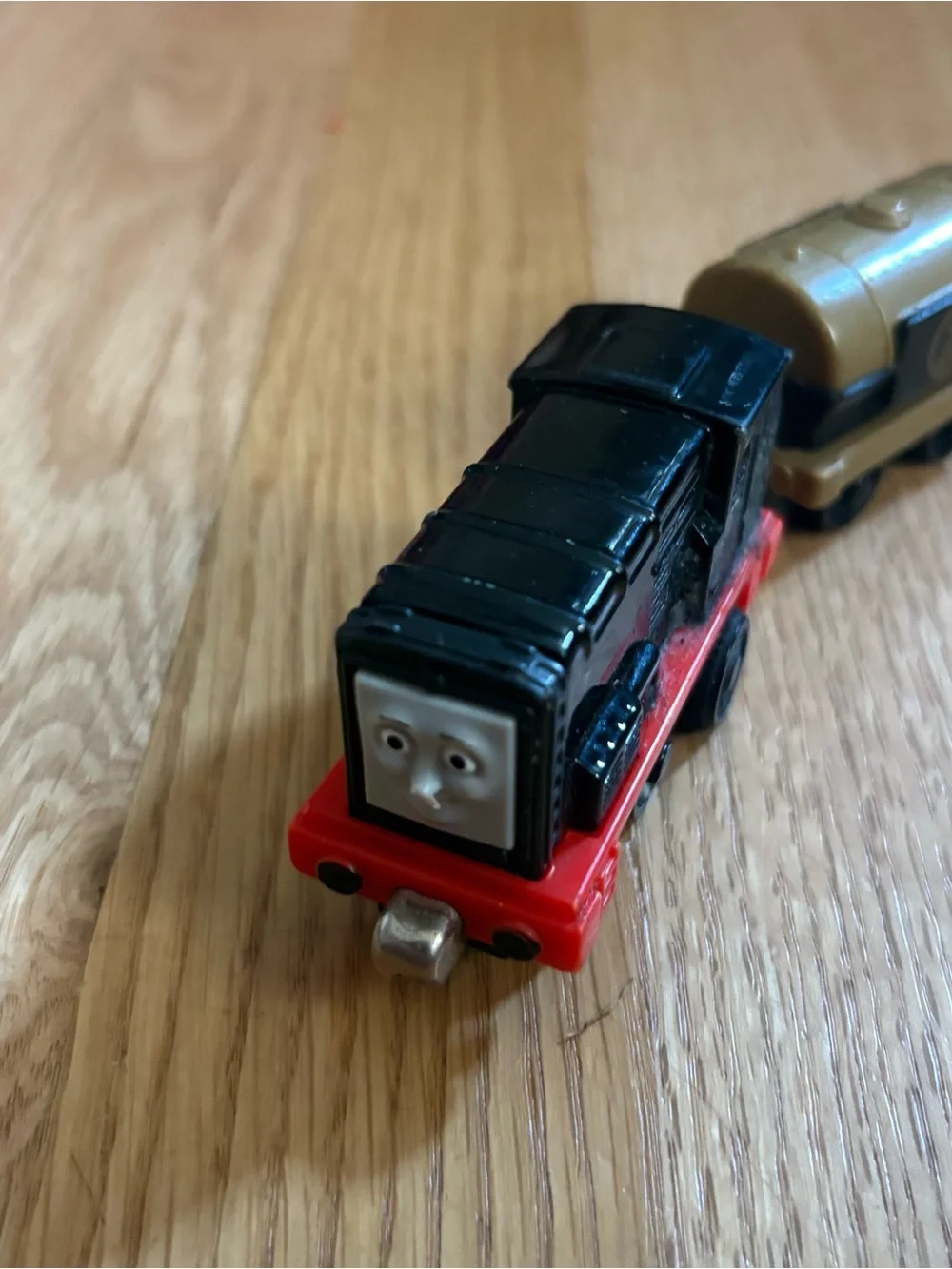 Diesel Pull N Zoom Thomas the Train Tank Engine Tanker Diecast Rare Friends